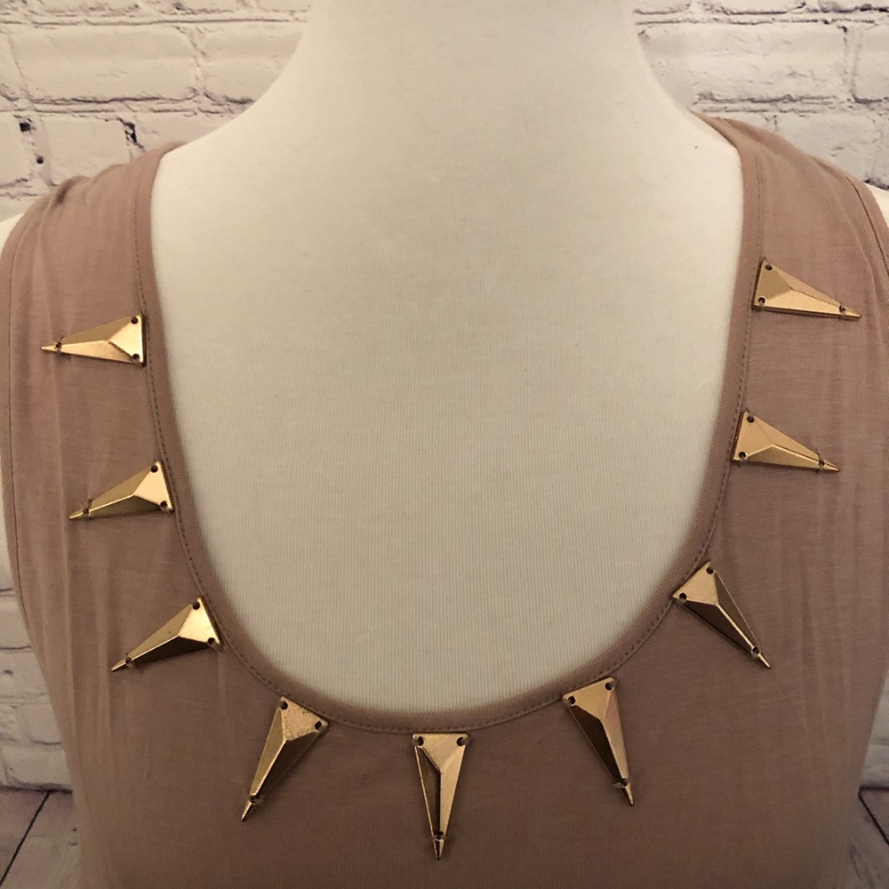 Blush statement top - Picture 2 of 3